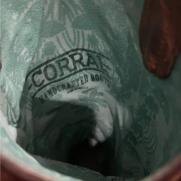 Corral Women's White Bright Inlay
Western Boots - Snip Toe - Picture 7 of 12